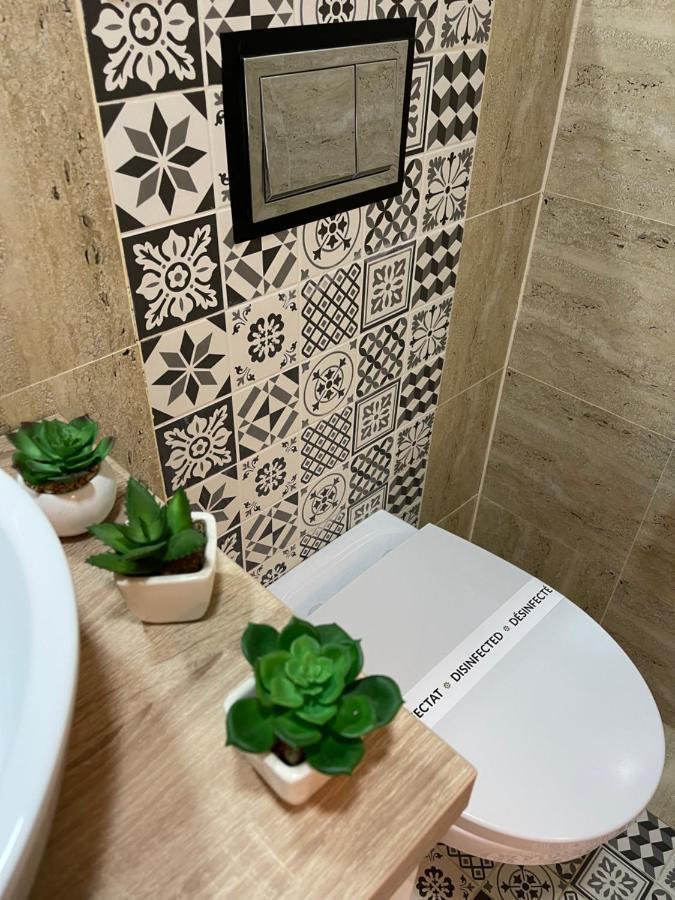 Aquamarine Luxury Apartment Palace Bukarest Exteriör bild